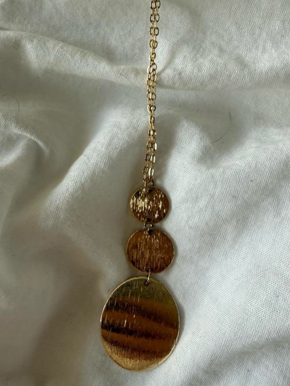 Layered Gold Disc Pendant Necklace - Elegant Three-Tier Design